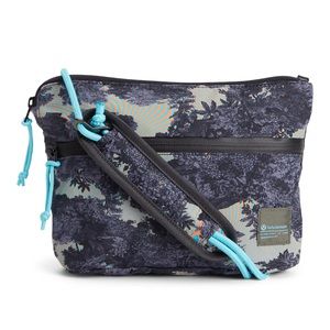 Lululemon cross body bag NWT